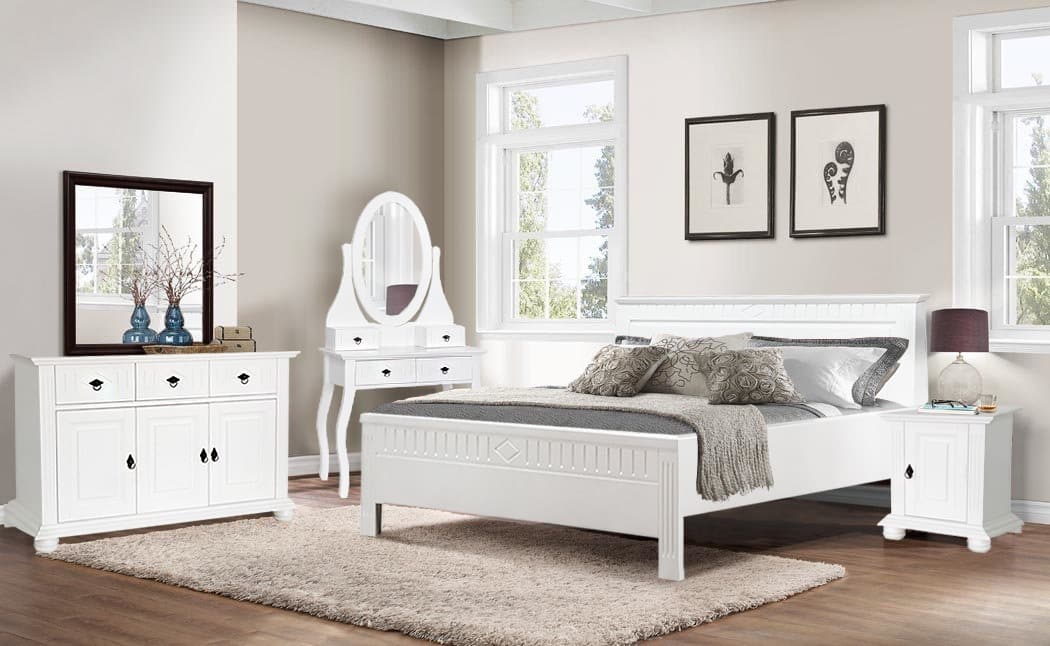 mobilier din lemn masiv