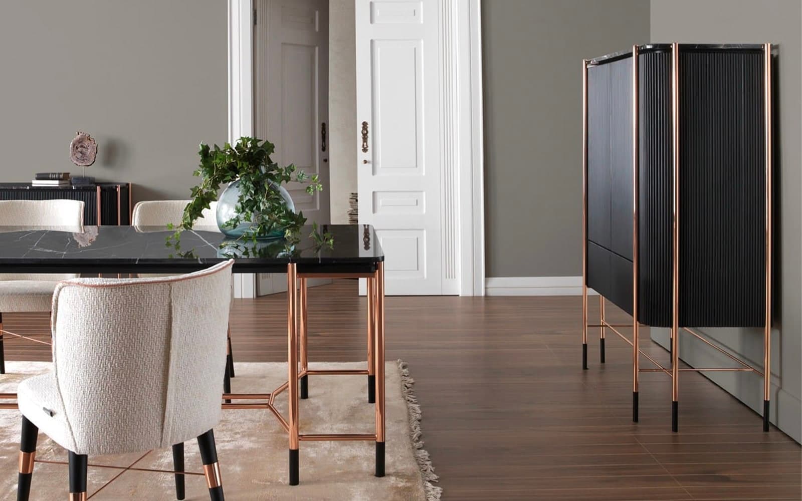 Bufet Înalt Calista, Negru-Rose Gold, L 104 x A 50 x H 150 cm din lemn masiv