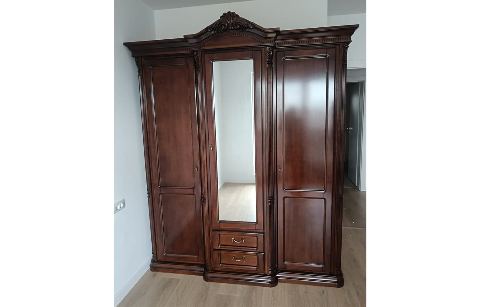 Dulap Briston 3 usi, 2 sertare: L 178 x A 65 x H 233 cm