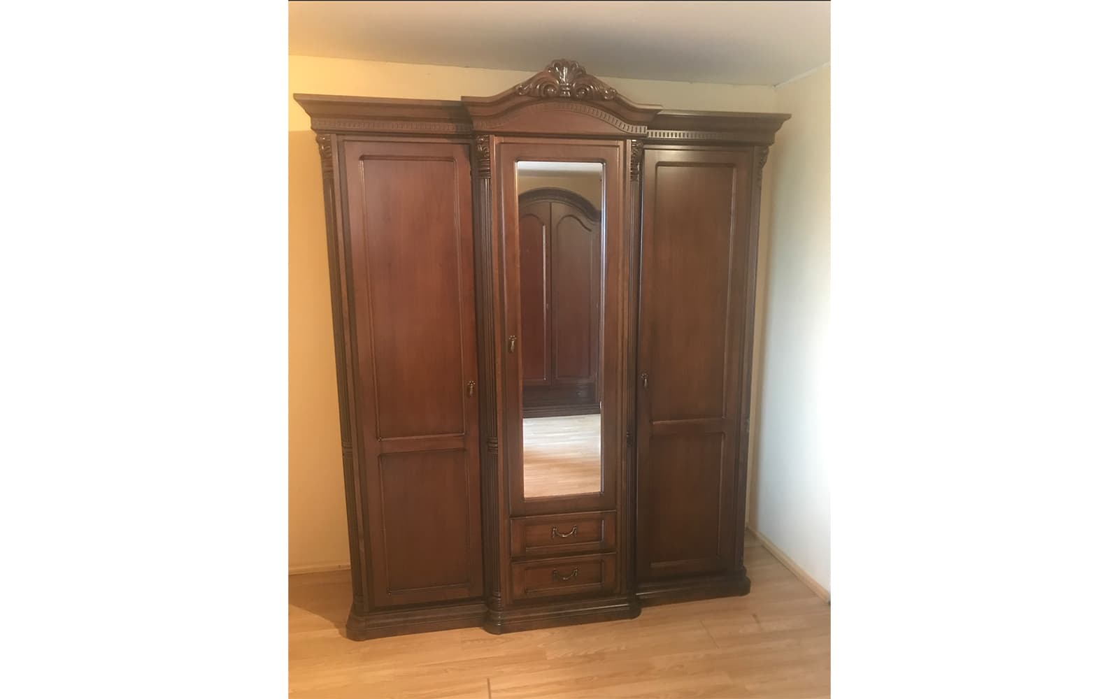 Dulap Briston 3 usi, 2 sertare: L 178 x A 65 x H 233 cm