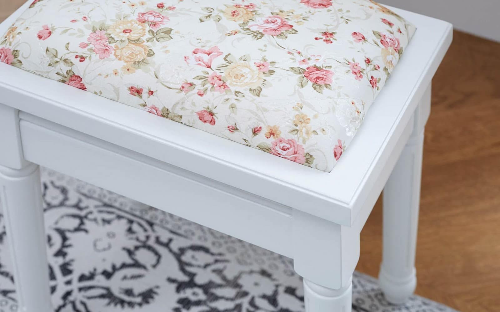 Taburet Elizabeth, 40x30x42cm, Alb/Floral din lemn masiv