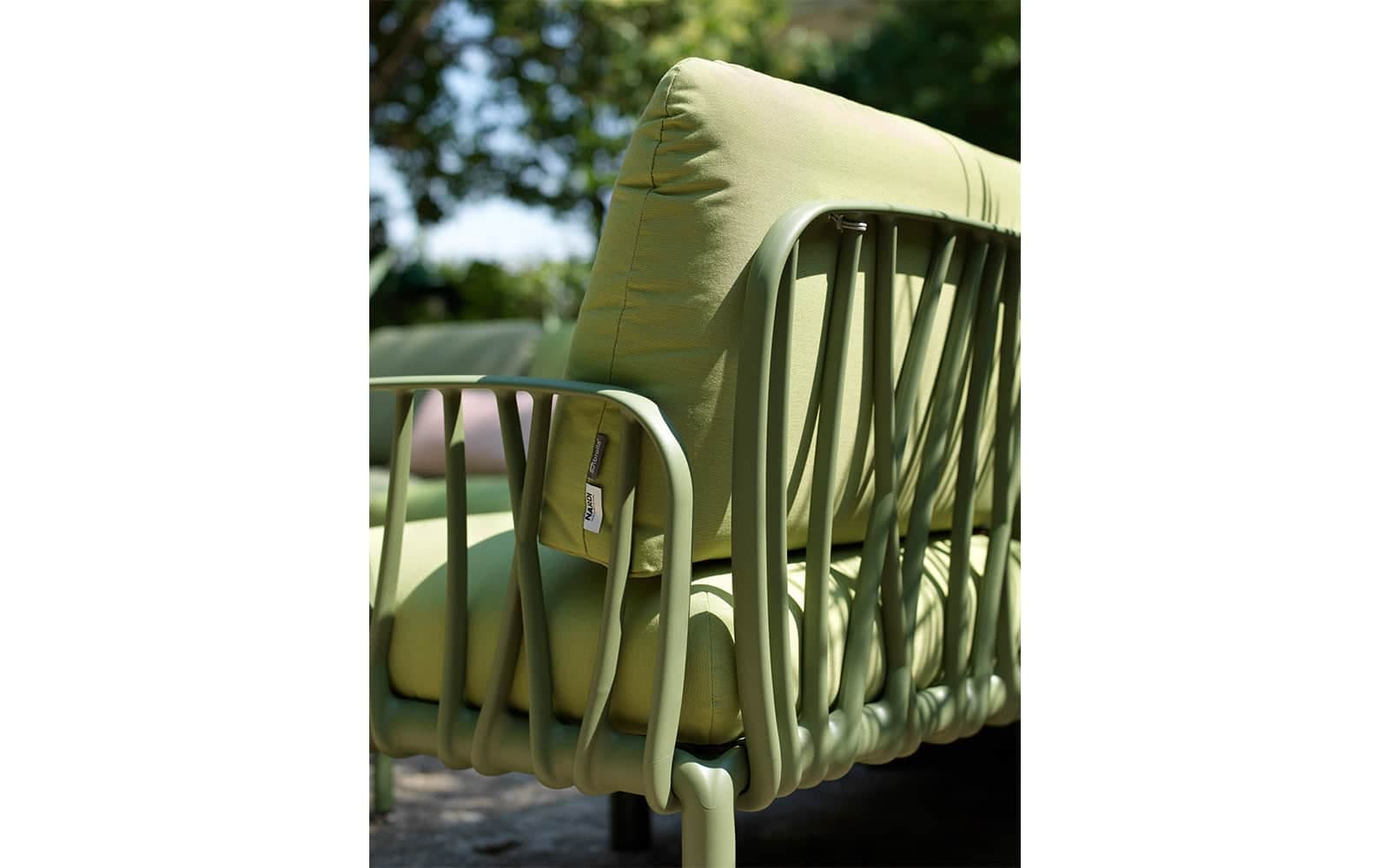 mobilier din lemn masiv
