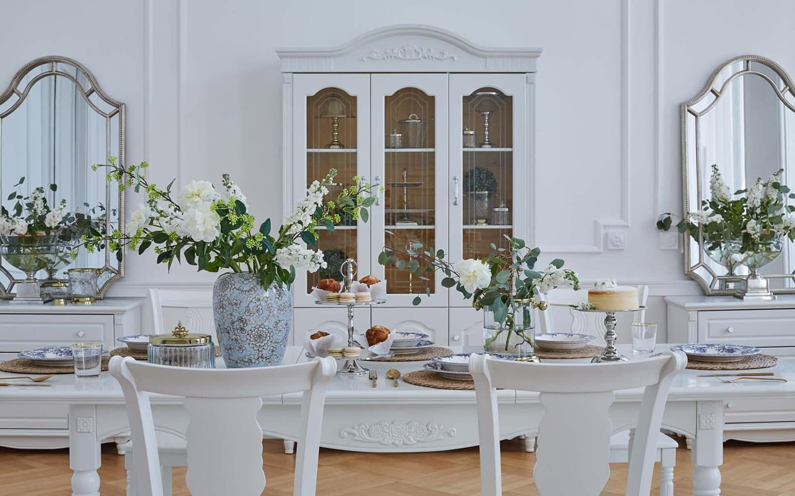 Vitrina Elizabeth, 3 Uși, 139x43x223cm, Alb din lemn masiv