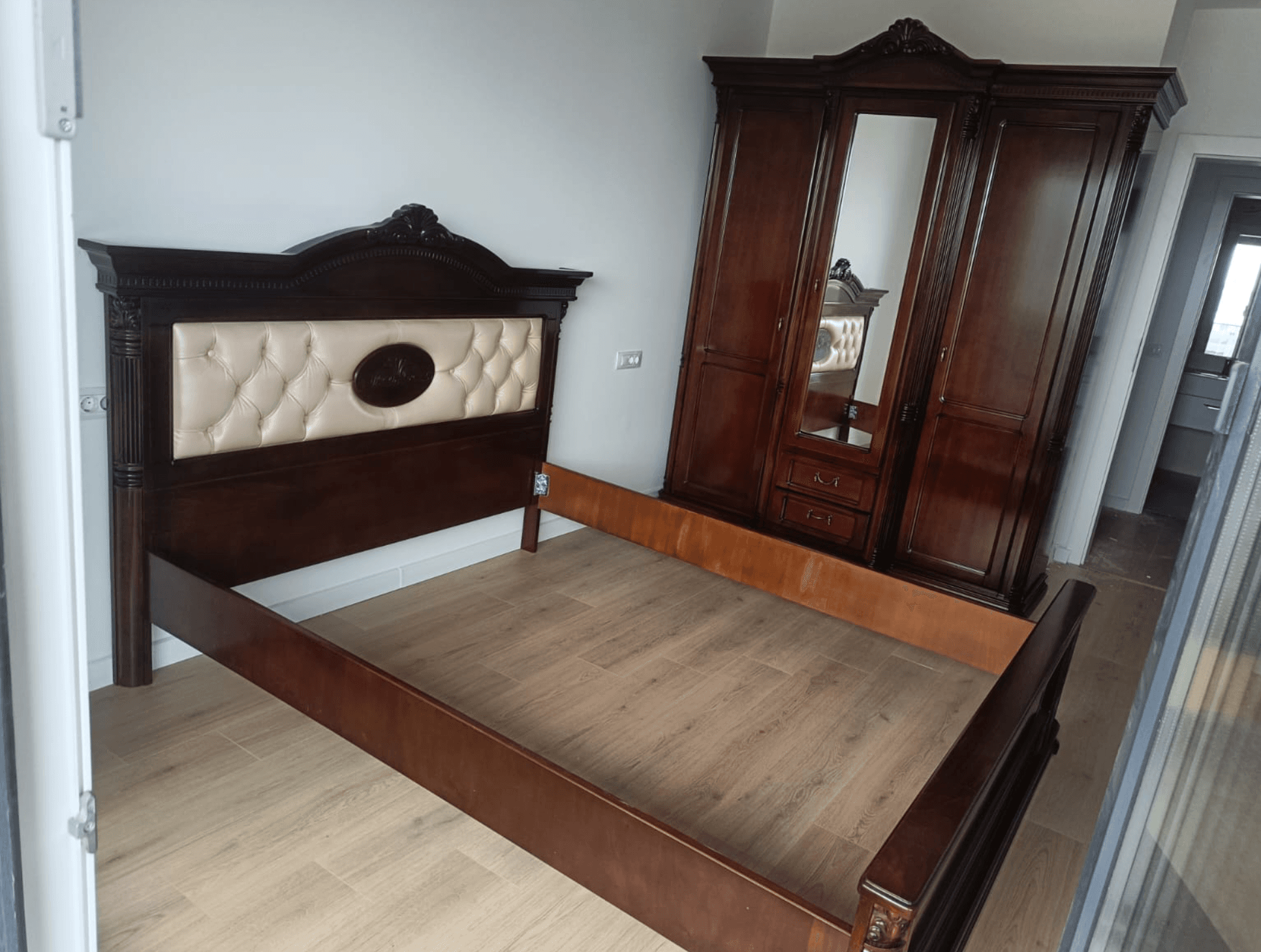 Dulap Briston 4 usi si 2 sertare, Lemn masiv, 240 x 68 x 233 cm