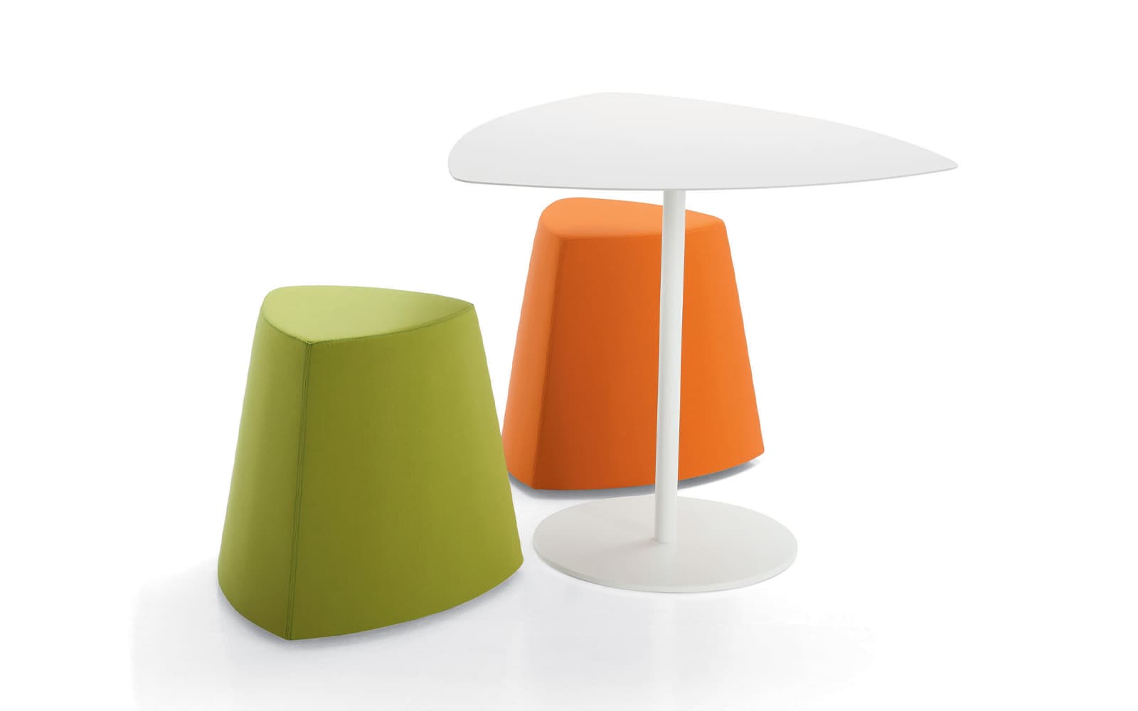 Taburet Kensho – forma triunghiulara