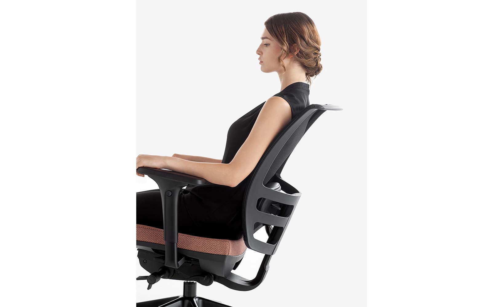 Konica – Scaun managerial ergonomic din lemn masiv