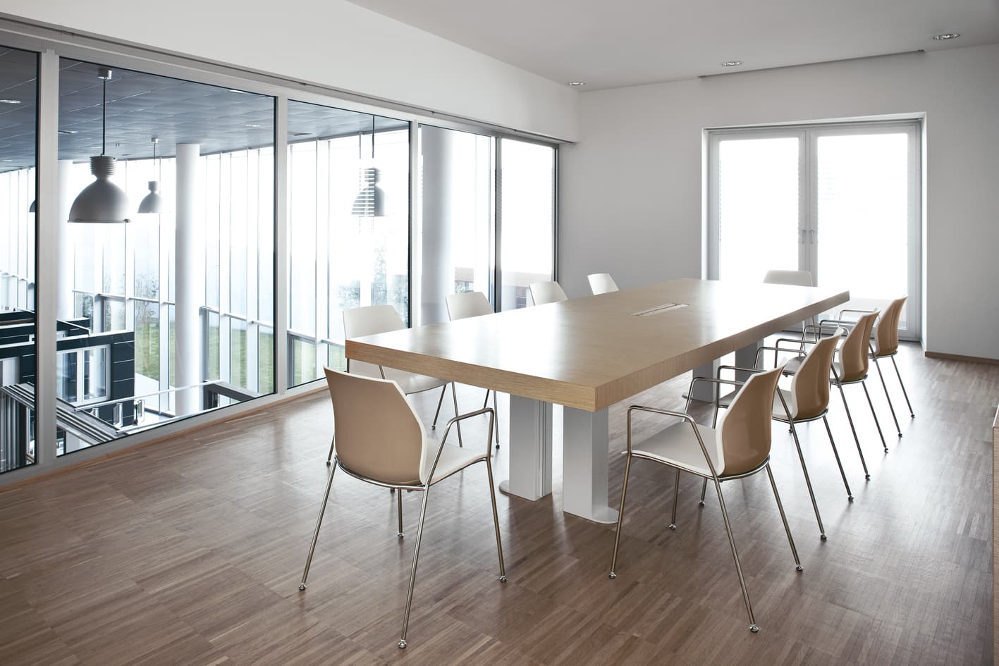 Scaun Kalea cadru fix cu 4 picioare din otel, 52x80x46 cm din lemn masiv