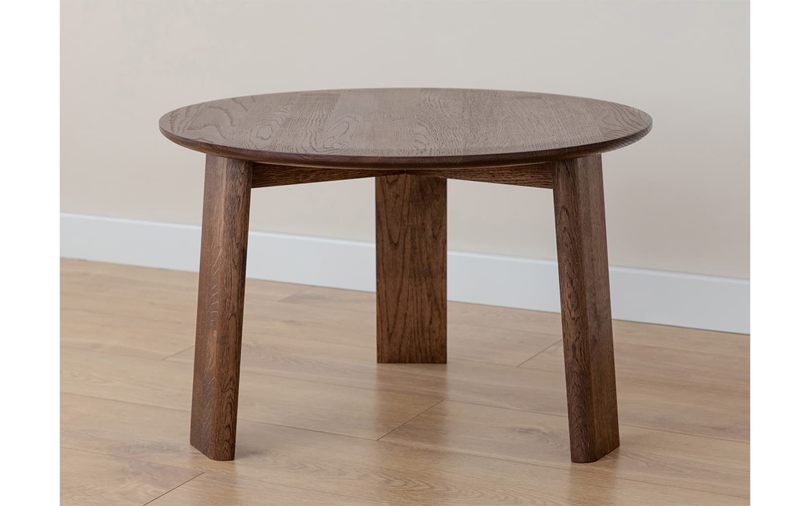Măsuță rotundă Monte, lemn masiv, finisaj nuc, Ø61×39 cm