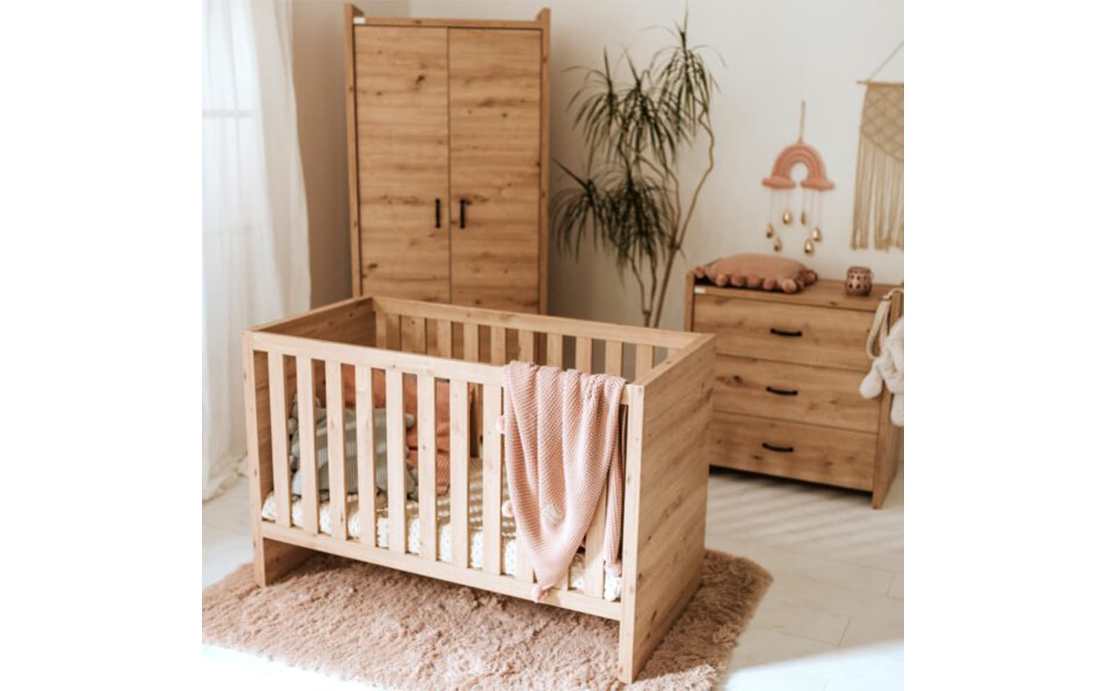 Pătuț pentru bebeluși Amelie, 120×60cm, cu bară de protecție
