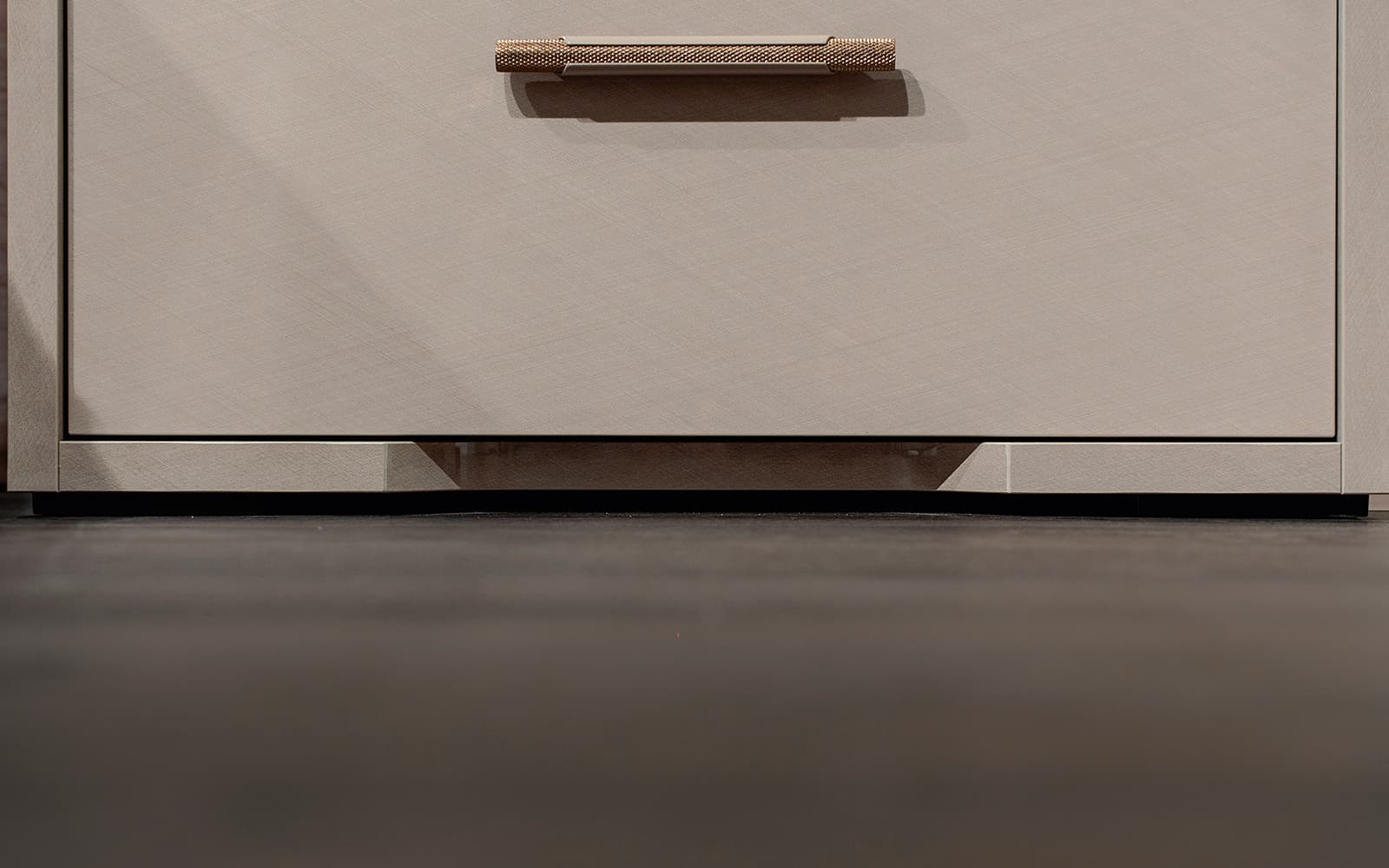 Comodă Narla, 151×49×79 cm din lemn masiv