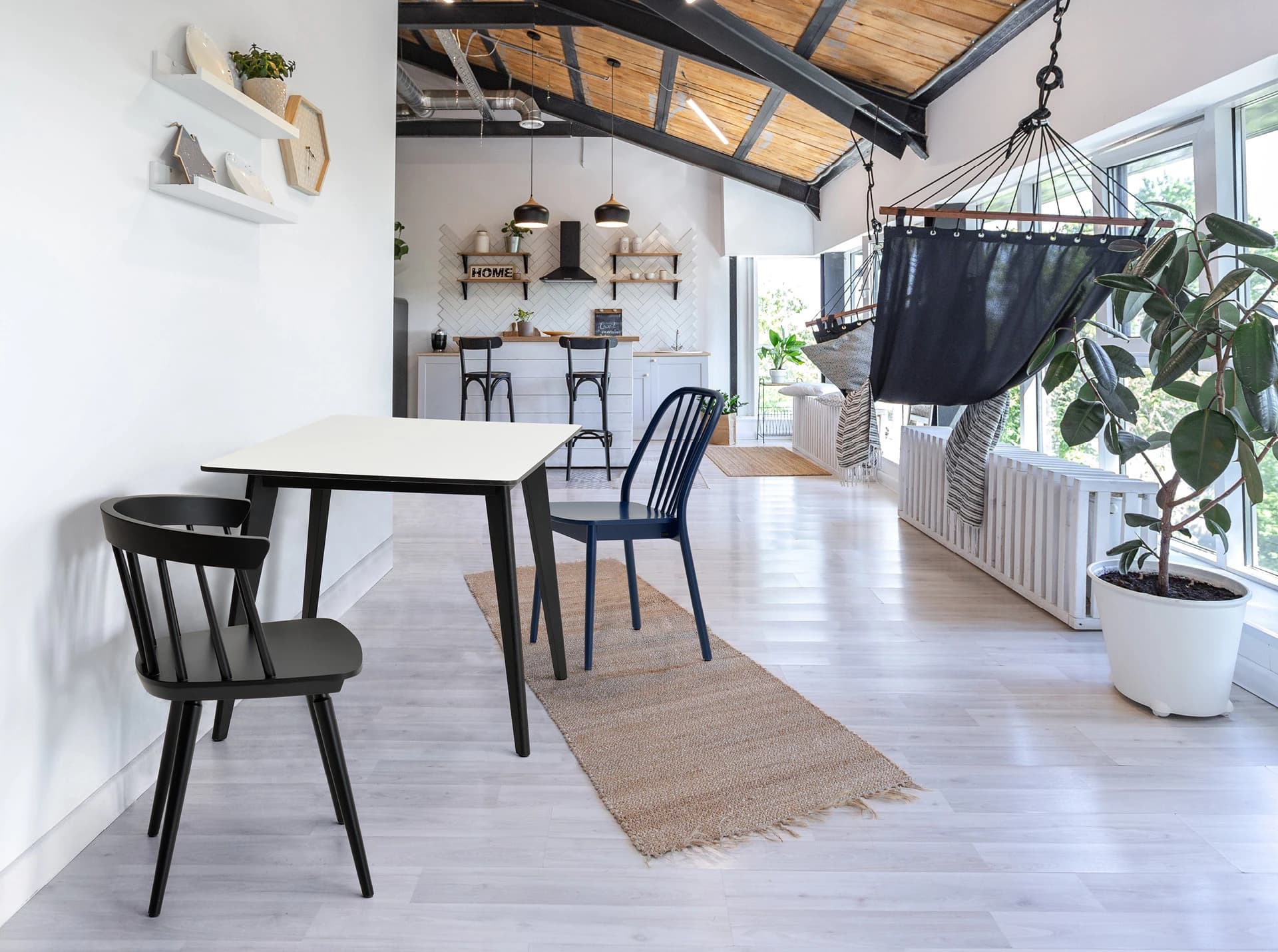 Scaun Icono, Lemn de Fag, Șezut Tapițat din lemn masiv