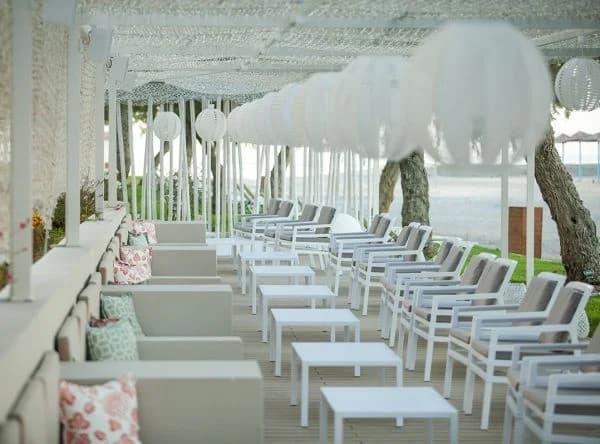 Ammos Beach Club — mobilier Nardi, Kos, Grecia