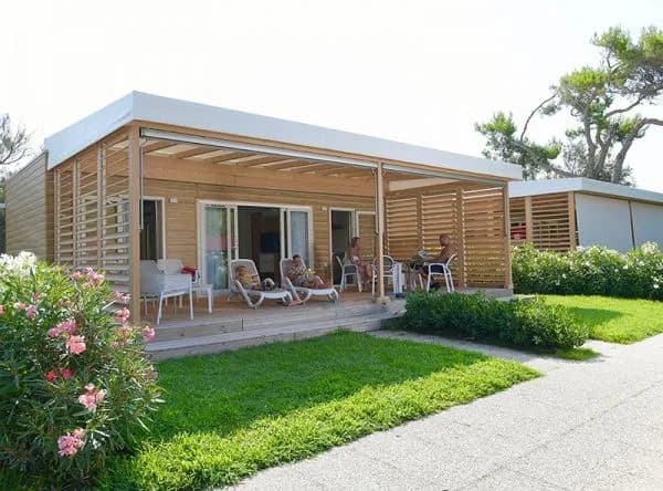 Isamar Holiday Village — mobilier Nardi, Venezia, Italia