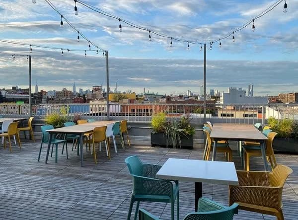 LoHi Roof Bar — mobilier Nardi, Brooklyn NY, Statele Unite