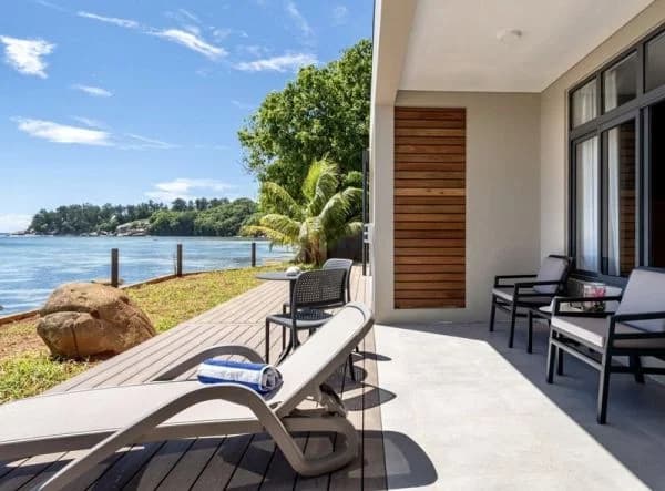 La Desirade Apartments — mobilier Nardi, Mahé, Seychelles