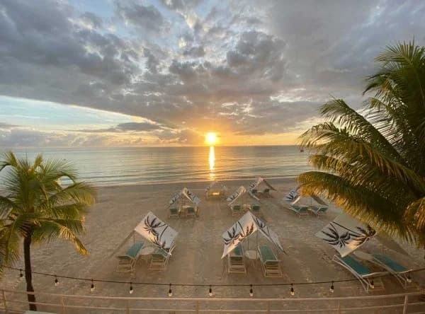 Skylark Negril Beach Resort — mobilier Nardi, Negril, Jamaica