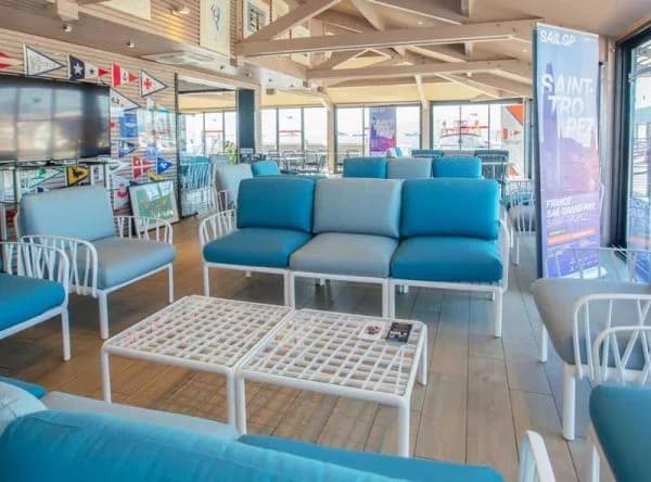 Club Nautique — mobilier Nardi, Saint Tropez, Franța