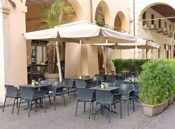 Ovosodo Cocktail Bar — mobilier Nardi, Vicenza, Italia