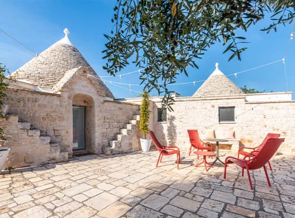 Trulli Vecchia Corte — mobilier Nardi, Bari, Italia