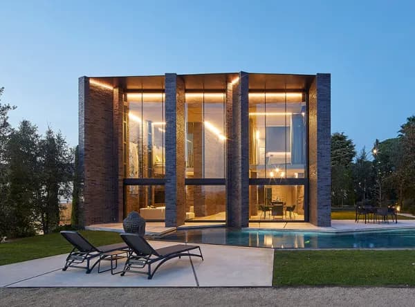 BlackB_House — mobilier Nardi, Barcelona, Spania