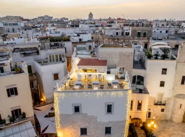 La Banchina — mobilier Nardi, Trani, Italia
