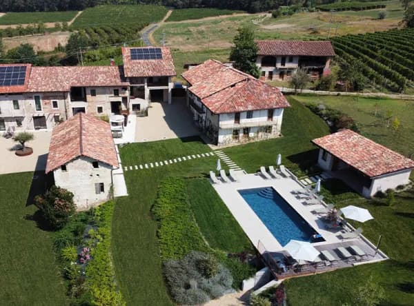 Relais Chiarene — mobilier Nardi, Novello (CN), Italia