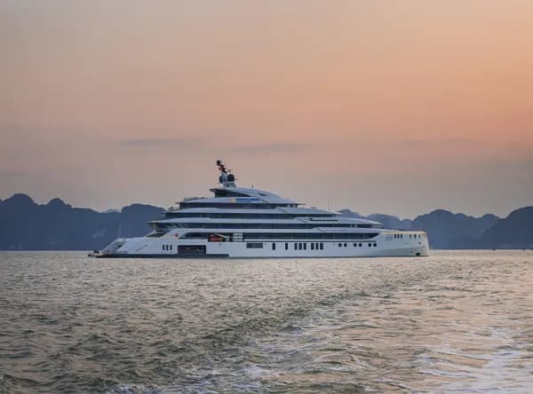 Essence Grand — mobilier Nardi, Ha Long Bay, Vietnam