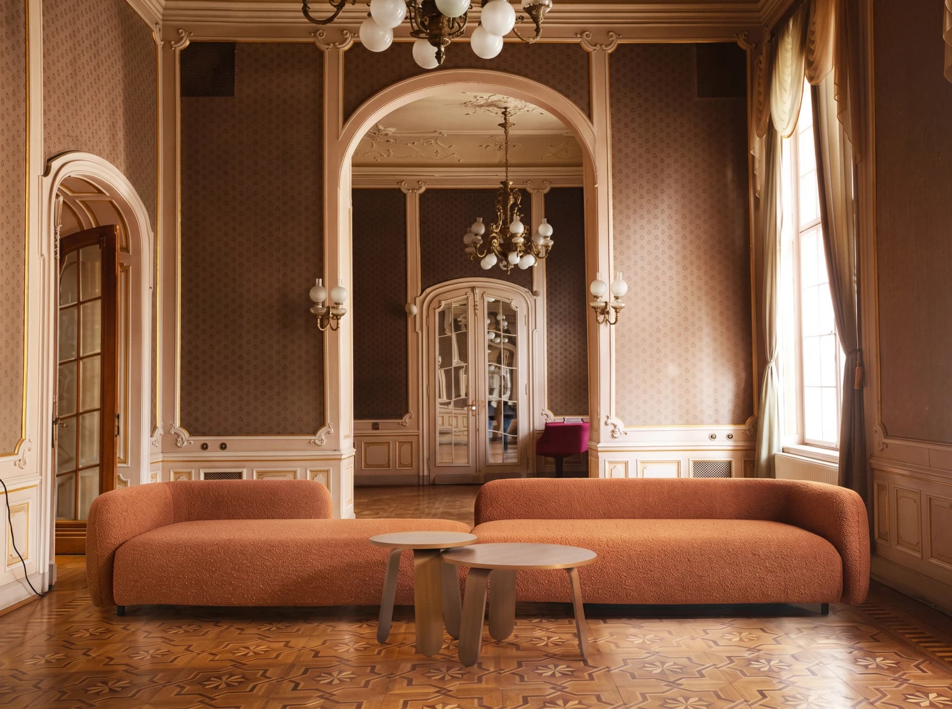 Canapea Extensibilă Cilia Chaiselongue, Personalizabilă din lemn masiv